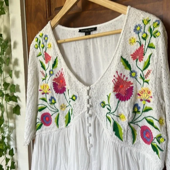 BOSTON PROPER Boho Lace Floral Embroidered Beaded Babydoll Bust Blouse in White - Picture 3 of 11